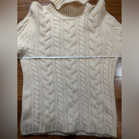 Johnston’s of Elgin Cashmere Made in Scotland Cashmere Cable Knit Sweater Small - Picture 3 of 7